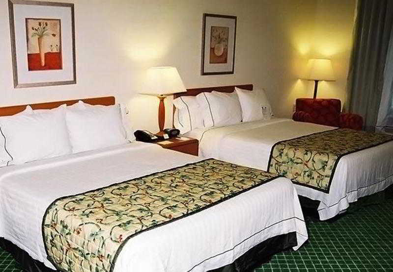 Fairfield Inn & Suites By Marriott Клермон Номер фото